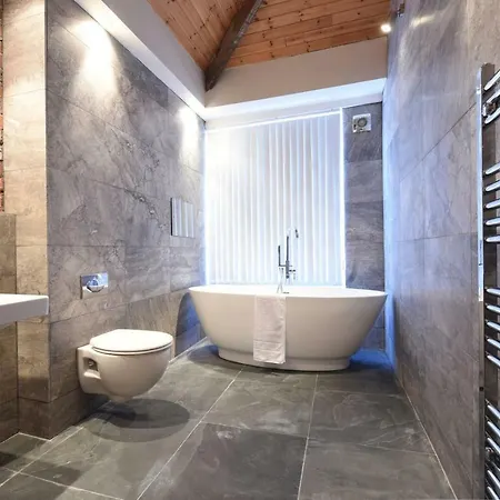 Stunning Penthouse Slps 20 Apartment Manchester Exterior photo